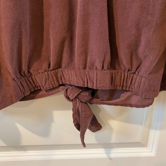 🎉 HOST PICK🎉 Express Burgundy Button Front Corduroy Top Size Medium NWT - Picture 8 of 15